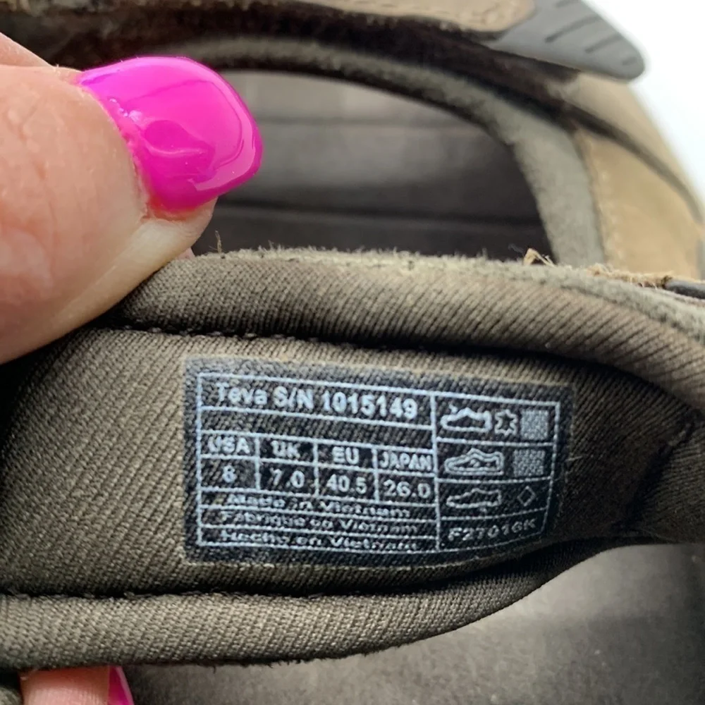 Teva Brown Leather Hiking Sport Sandals Sz 8. MS1332E